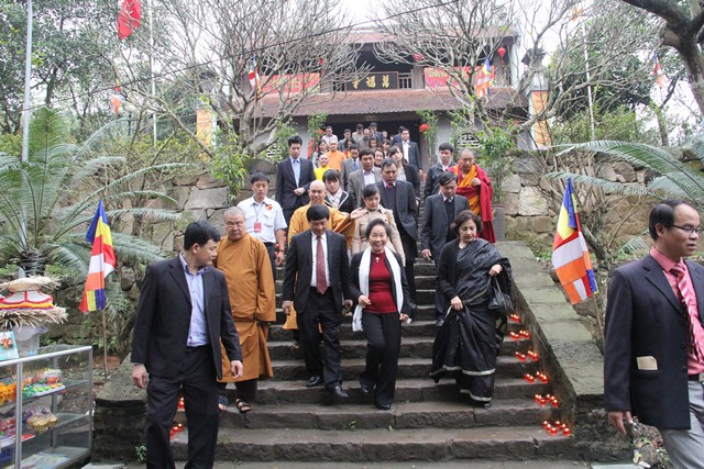 Vice President visits Phat Tich pagoda